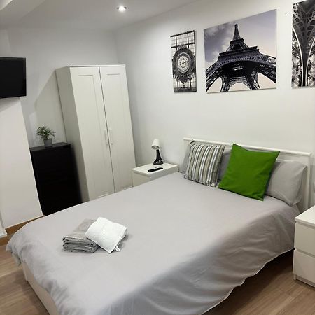 Manrique Rooms Малага Экстерьер фото